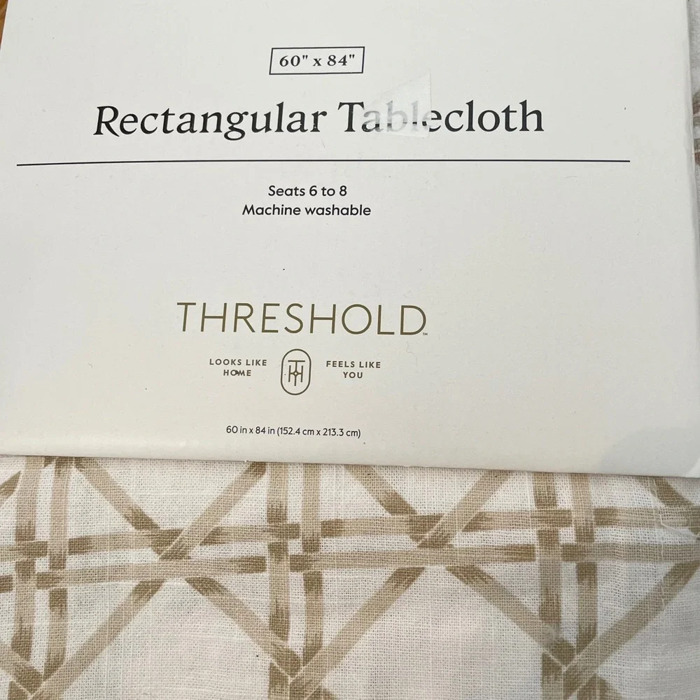 Threshold table linens